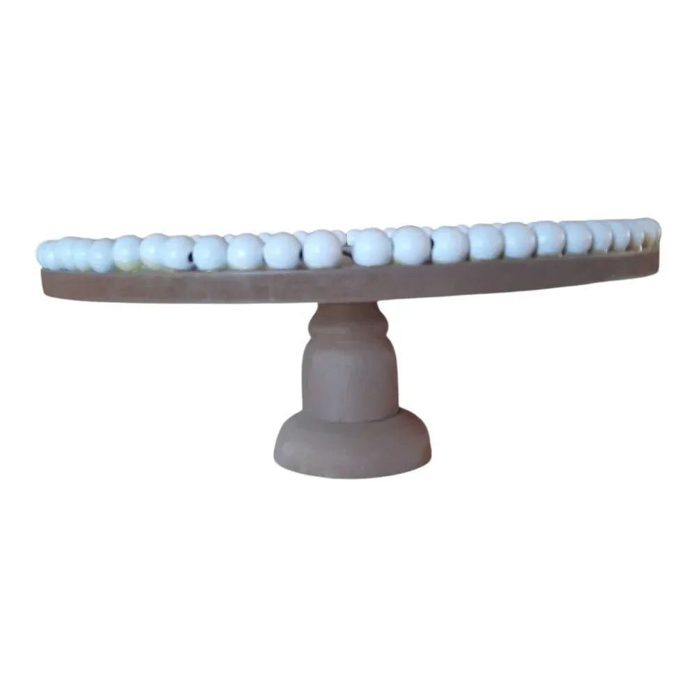 Elegant Brown and White Cake Stand